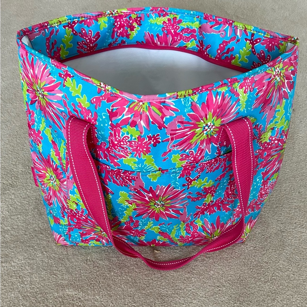 Lilly Pulitzer insulated beach bag.